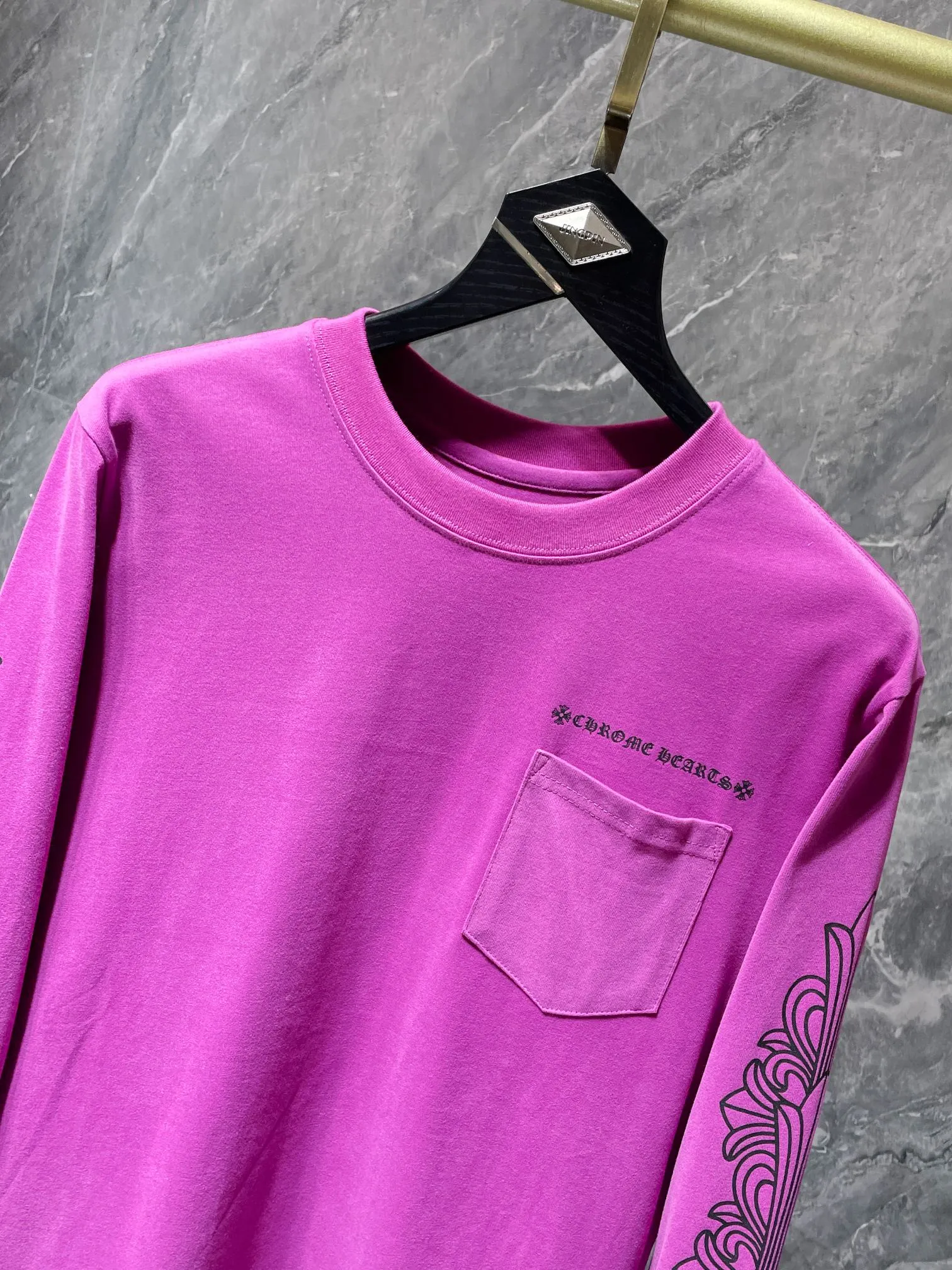 P160 Chrome Hearts 🍁Long T series🍁 High gram weight, environmentally friendly and high-quality top-quality fabric 260g Mattyboy graffiti spider web long sleeves Imported environmentally friendly glue printing and dyeing 1:1 replica version Recommended color: Customized graffiti purple Code numbers: S, M, L, XL